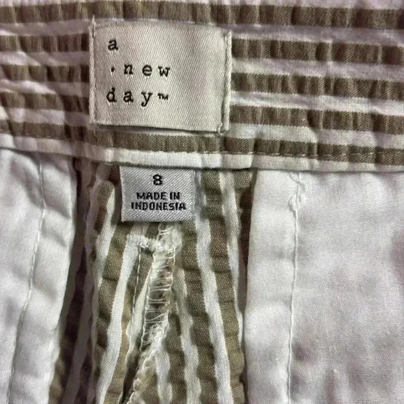NWT Women’s Chino Shorts by a new day Size 8 5 inch inseam Tan and Cream Stripe - Picture 6 of 6